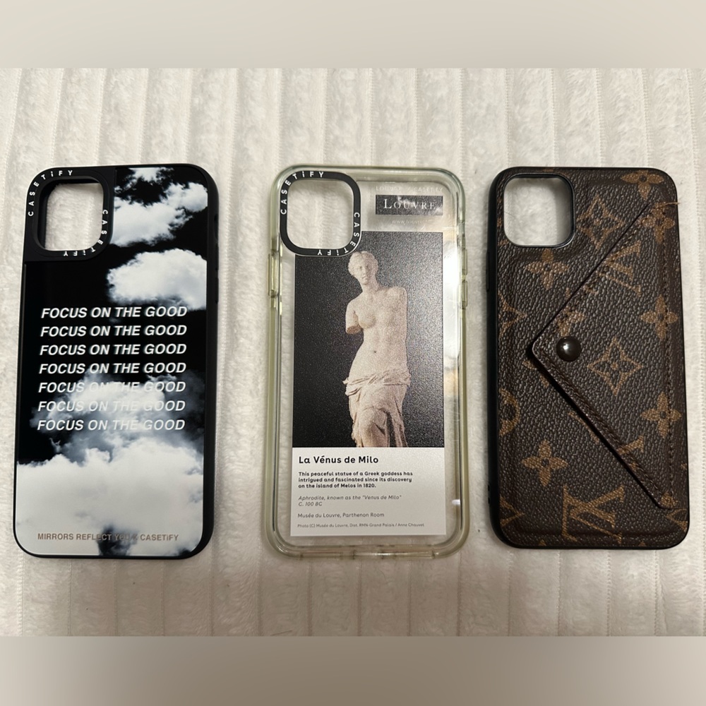 (7) IPhone 11 Pro Max Cases
